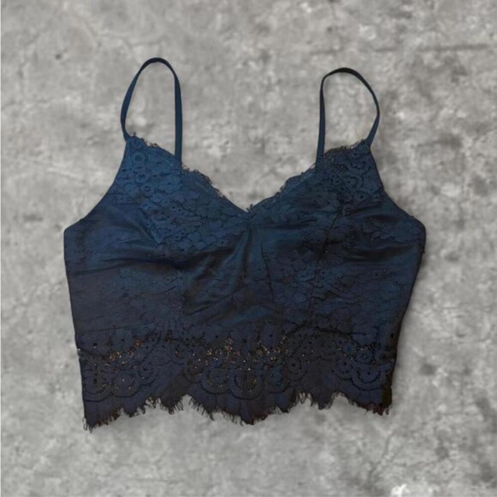 Black Lace Trim Cropped Cami Top